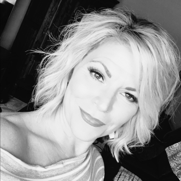 Meet your Posher, Kim - Picture 1 of 1